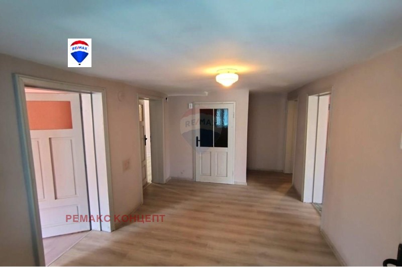 Продава  Етаж от къща град Шумен , Макак , 80 кв.м | 72540710 - изображение [7]