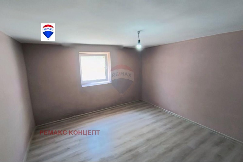 Продава  Етаж от къща град Шумен , Макак , 80 кв.м | 72540710 - изображение [2]