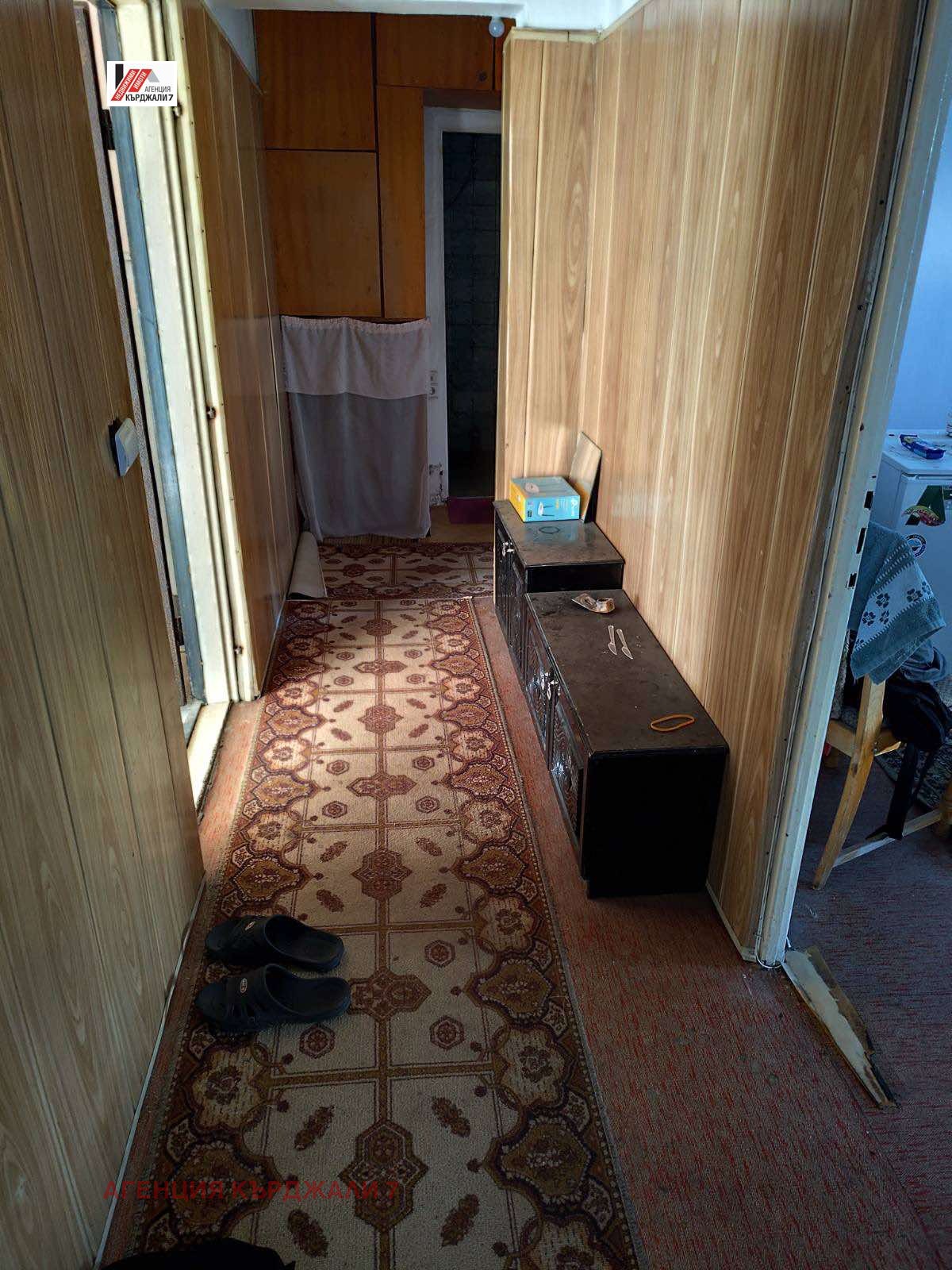 Продава 2-СТАЕН, гр. Кърджали, Възрожденци, снимка 3 - Апартаменти - 55735229
