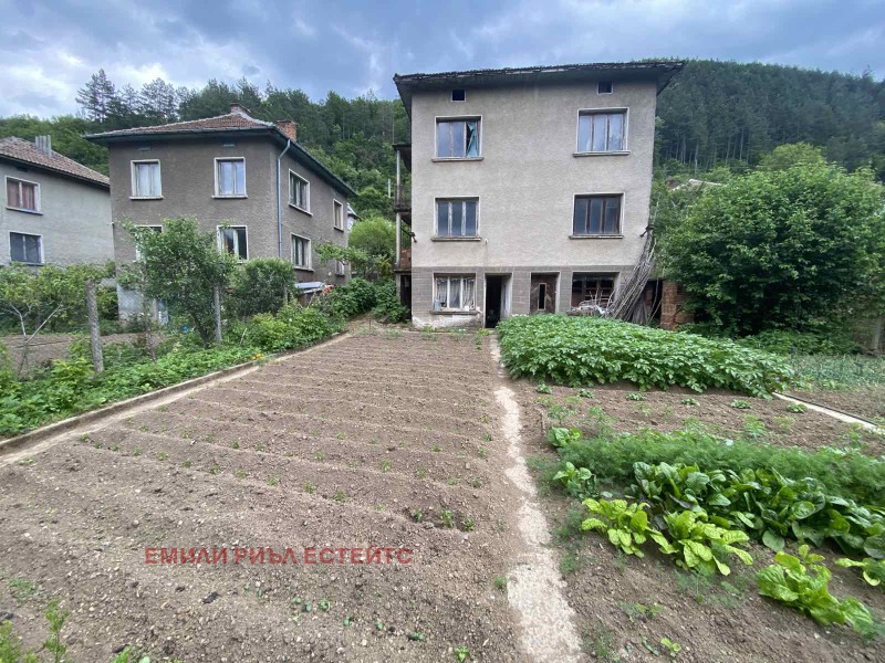 Продава КЪЩА в област София, с. Габровница - 180 кв.м / 35 500 € » 69 431.97 лв., ЕМИЛИ РИЪЛ ЕСТЕЙТС
