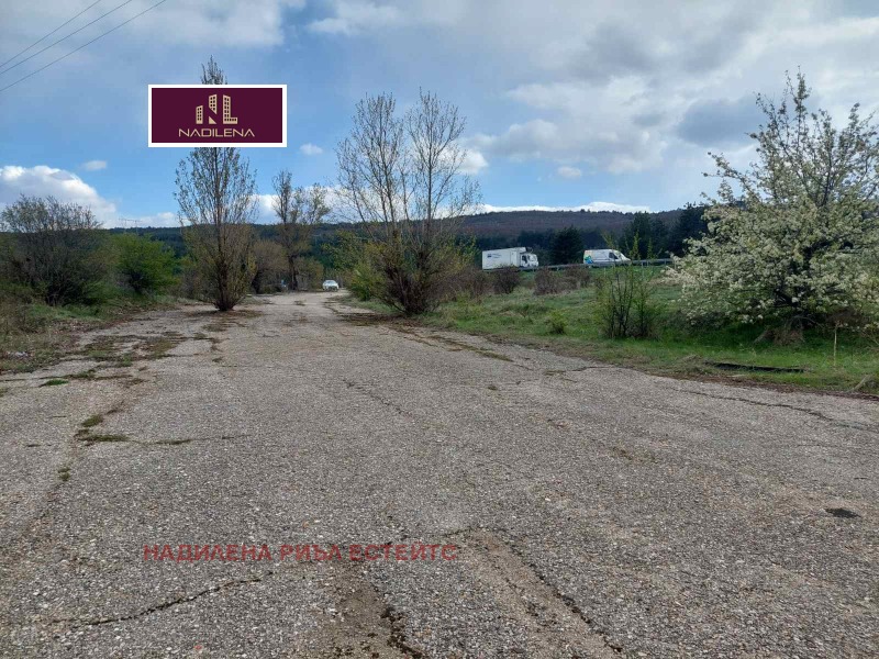 Продава ПАРЦЕЛ в област София, с. Нови хан - 4761 кв.м / 245 192 € » 479 553.87 лв., НАДИЛЕНА РИЪЛ ЕСТЕЙТС