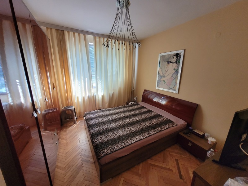Продава  3-стаен град Плевен , Идеален център , 103 кв.м | 51013825 - изображение [5]