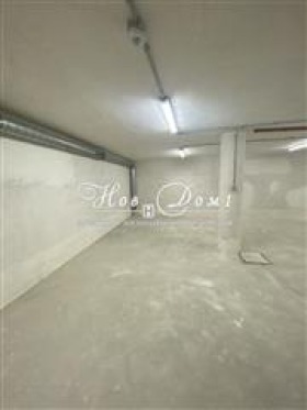 Продава ГАРАЖ, ПАРКОМЯСТО, гр. Варна, Център