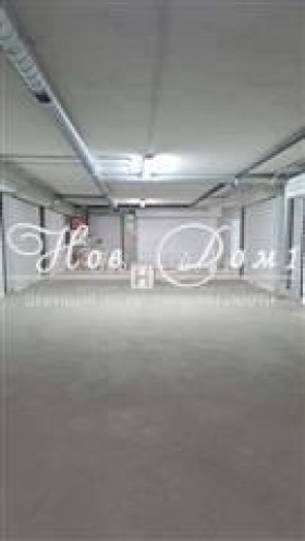 Продава ГАРАЖ, ПАРКОМЯСТО, гр. Варна, Център, снимка 2 - Гаражи и паркоместа - 54051770