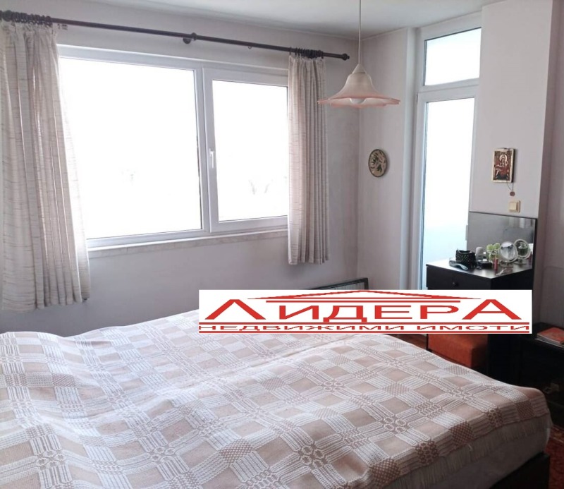 Myytävänä  2 makuuhuonetta Plovdiv , Tsentar , 100 neliömetriä | 92863165