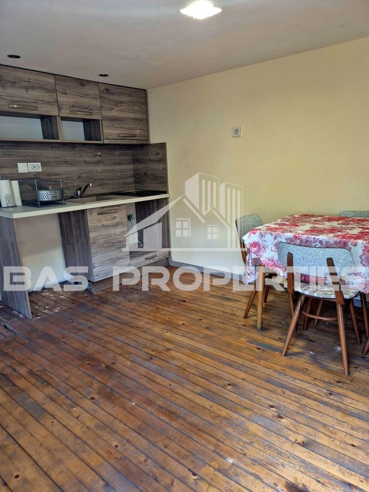 Продава  Етаж от къща град София , Левски В , 121 кв.м | 53078907