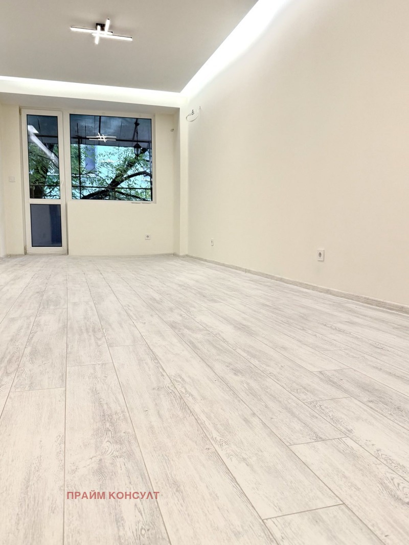 Til salgs  1 soverom Plovdiv , Mladesjki Halm , 79 kvm | 56638505 - bilde [2]