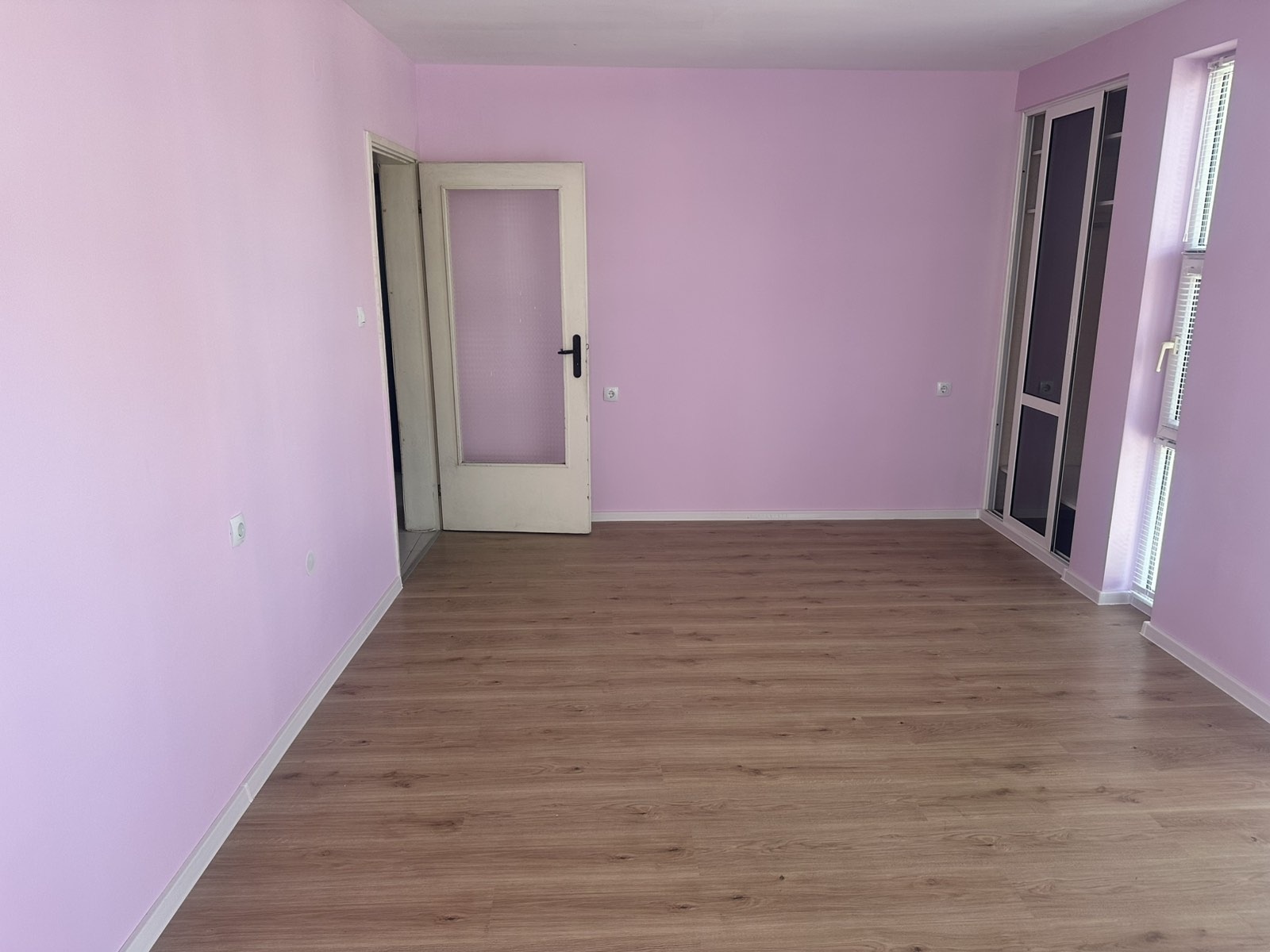 Продава МНОГОСТАЕН, гр. Кърджали, Център, снимка 8 - Апартаменти - 54937312