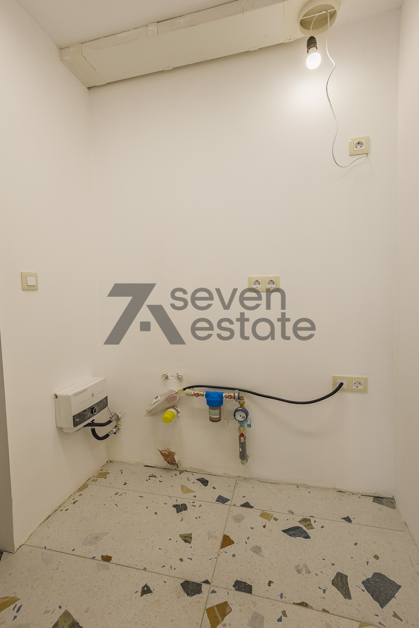 Продава МАГАЗИН, гр. София, Гео Милев, снимка 8 - Магазини - 56103068