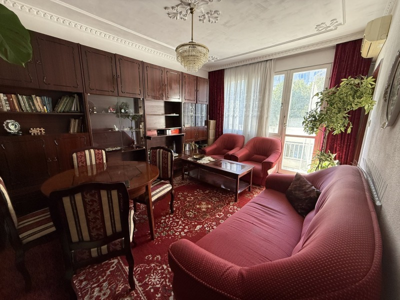 Продава  3-стаен град Варна , Възраждане 3 , 67 кв.м | 50531196 - изображение [4]