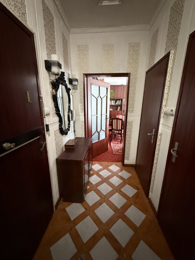 Продава  3-стаен град Варна , Възраждане 3 , 67 кв.м | 50531196 - изображение [7]