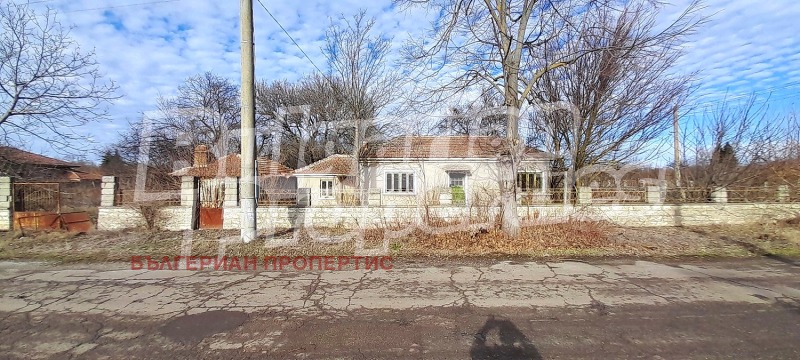 Продава КЪЩА, с. Белгун, област Добрич