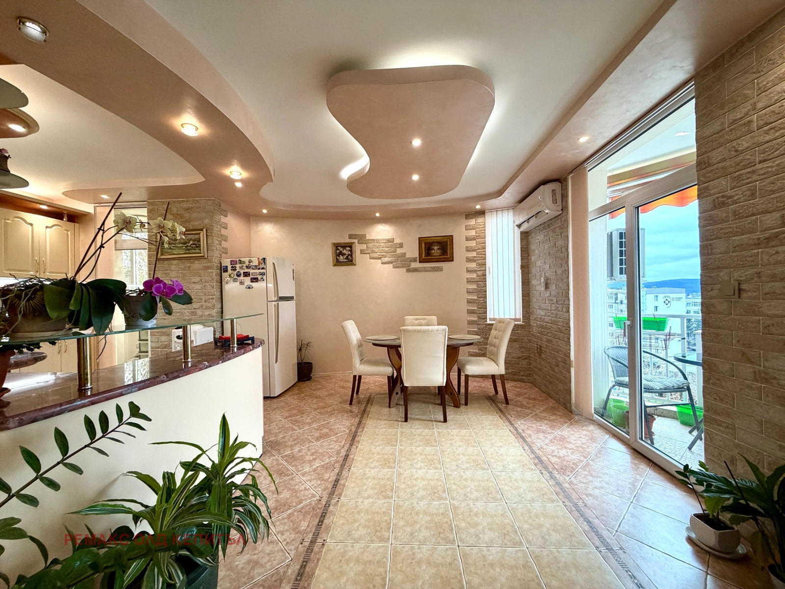Продава 3-СТАЕН, гр. Велико Търново, Колю Фичето, снимка 3 - Апартаменти - 54283311