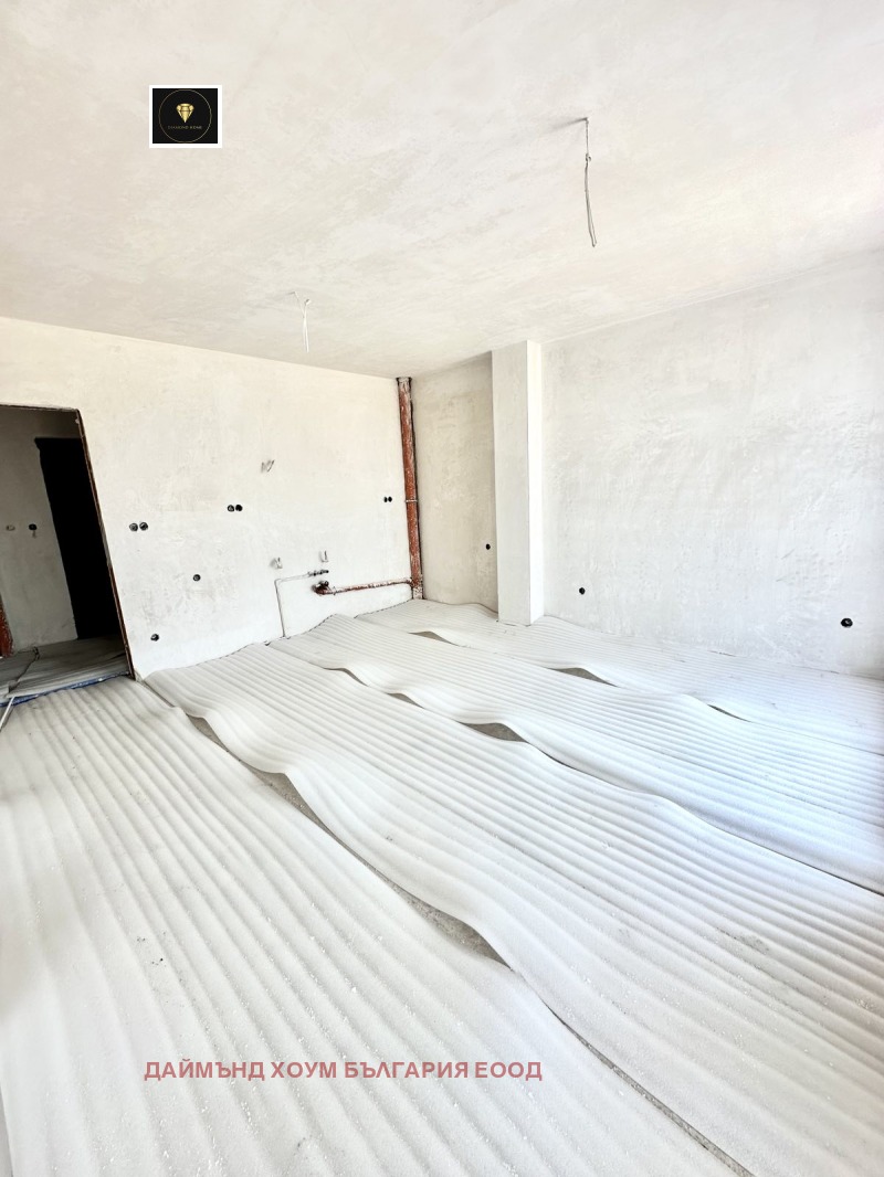 En venta  1 dormitorio Plovdiv , Ostromila , 76 metros cuadrados | 10985536 - imagen [2]