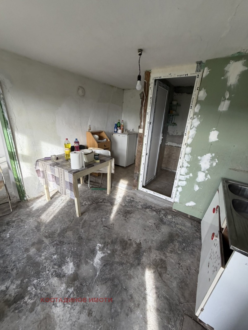 Продава КЪЩА, с. Поройна, област Пловдив, снимка 5 - Къщи - 53559482