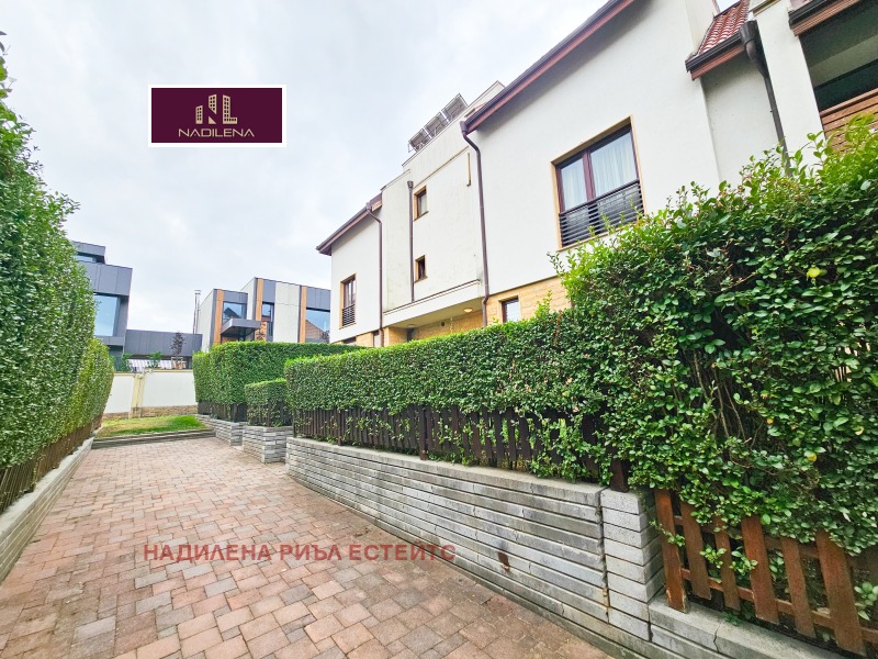 Продава  Къща град София , с. Панчарево , 221 кв.м | 71057050