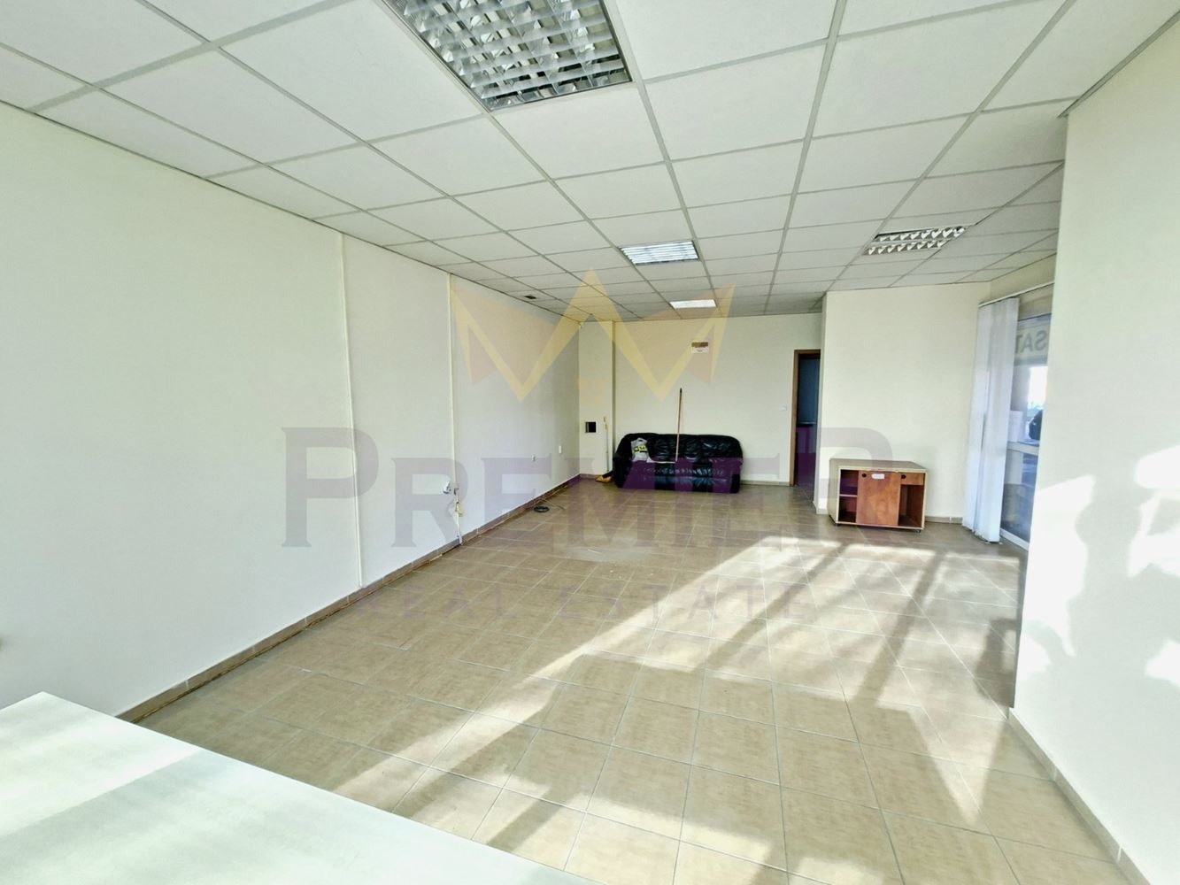 Продава МАГАЗИН, гр. Варна, Виница, снимка 2 - Магазини - 53965730