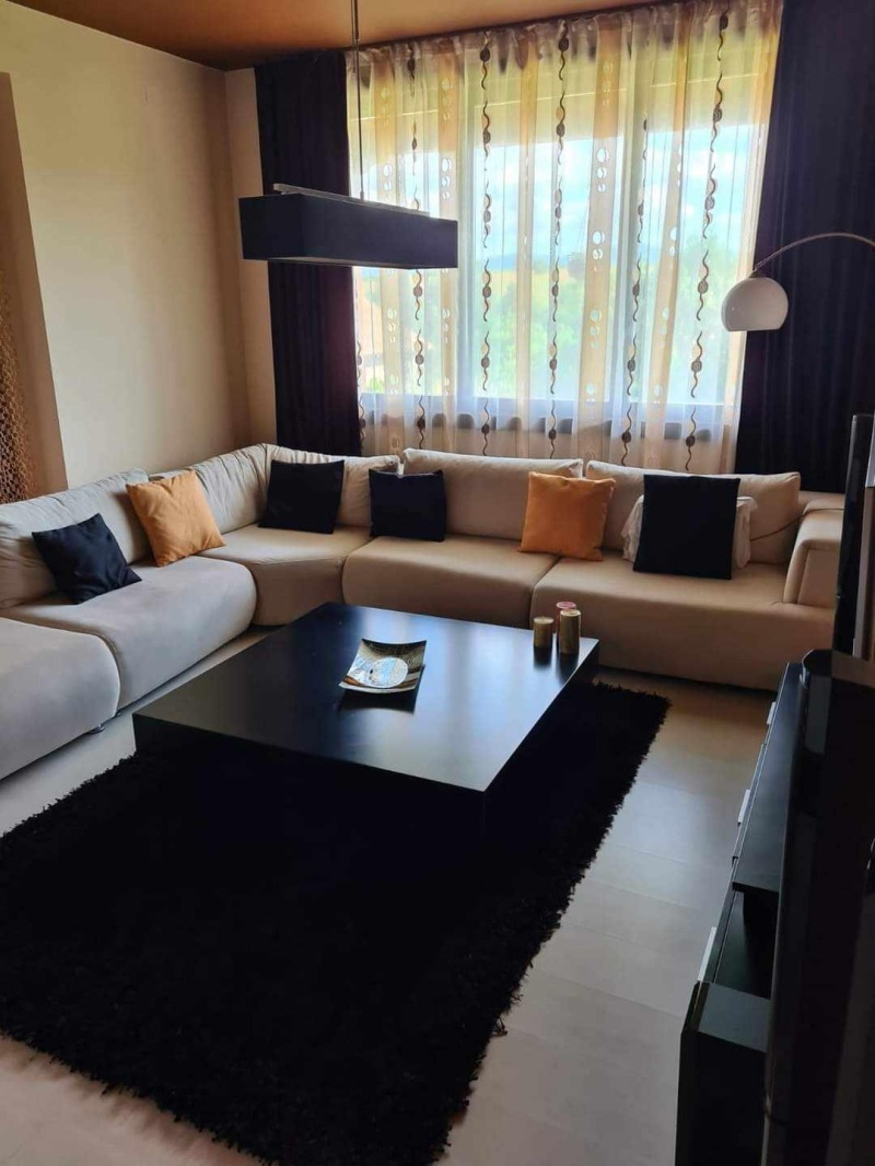 Продава КЪЩА в област София, с. Пожарево - 230 кв.м / 375 000 € » 733 436.25 лв., РЕВОЛЮШЪН ЕСТЕЙТ