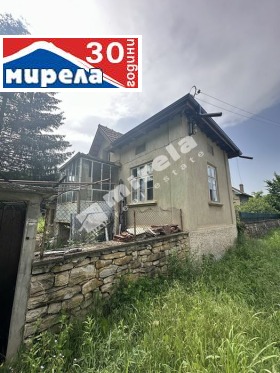 Huis Krasno gradishte, regio Veliko Tarnovo 1