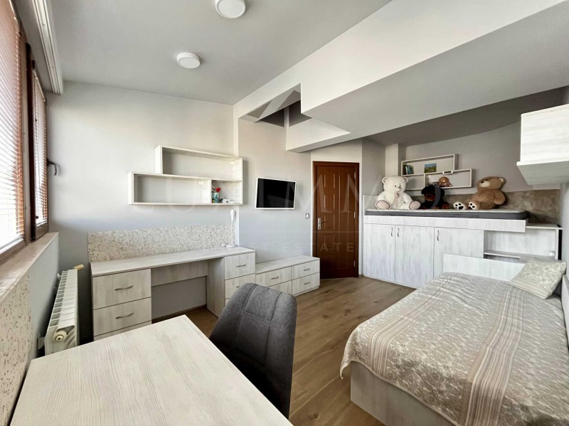 Продава МНОГОСТАЕН, гр. Бургас, Възраждане, снимка 13 - Апартаменти - 52873387