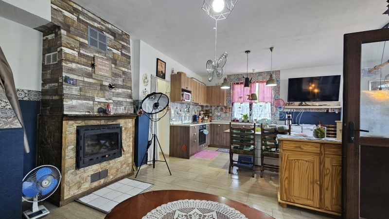 Продава  Къща област Бургас , с. Тръстиково , 130 кв.м | 44884781 - изображение [3]