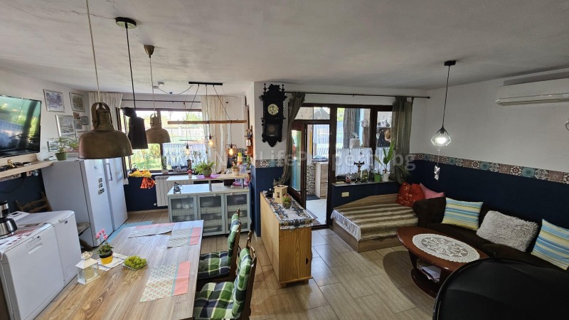 Продава  Къща област Бургас , с. Тръстиково , 130 кв.м | 44884781 - изображение [2]