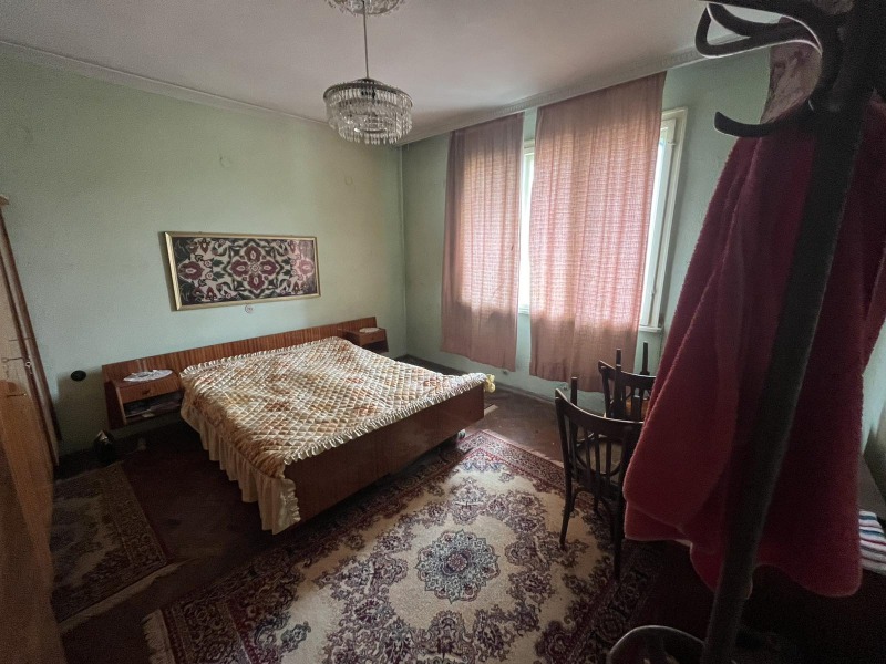 Продава ЕТАЖ ОТ КЪЩА в област Стара Загора, гр. Казанлък - 90 кв.м / При запитване, ЕС ДИ ЕН ЕСТЕЙТС ЕООД