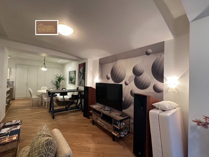 Продава  Многостаен град София , Център , 232 кв.м | 58699610