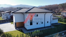 House Apriltsi, region Lovech 6