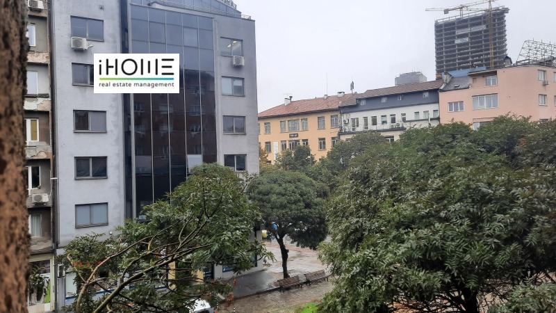 Продаја  3 спаваће собе Софија , Центар , 165 м2 | 17639242