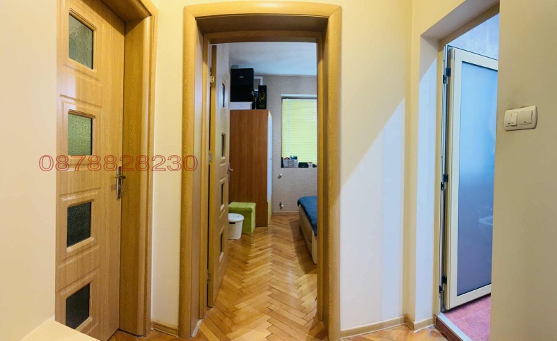 Продава КЪЩА, гр. Шумен, Военно училище, снимка 9 - Къщи - 52779720