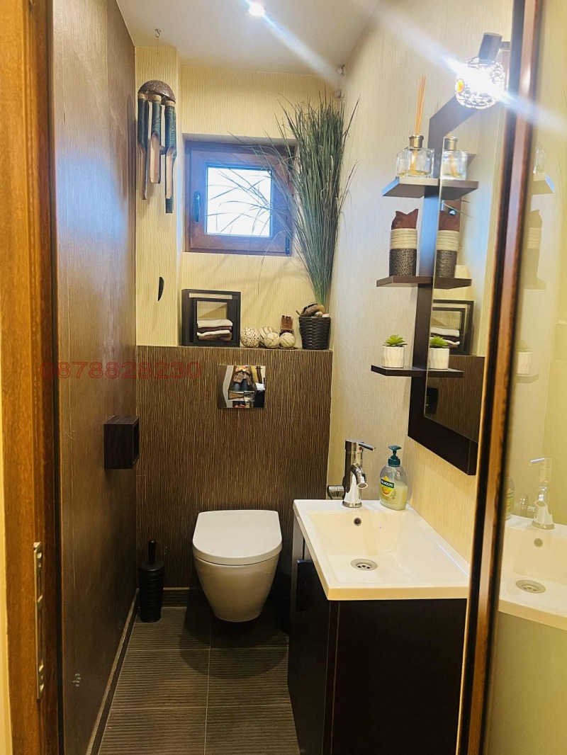 Продава КЪЩА, гр. Шумен, Военно училище, снимка 2 - Къщи - 52779720