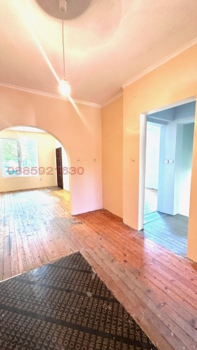 Hus Golv Knjajevo, Sofia 11