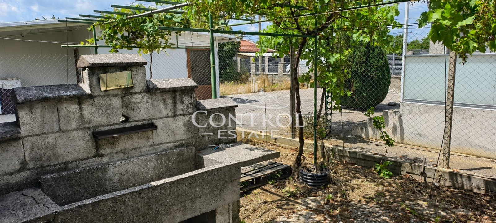 Продава КЪЩА, гр. Балчик, област Добрич, снимка 2 - Къщи - 55571601