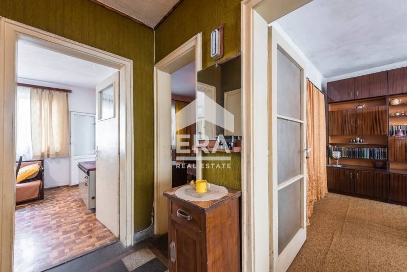 Продава 4-СТАЕН, гр. Варна, Гръцка махала, снимка 4 - Апартаменти - 54332596