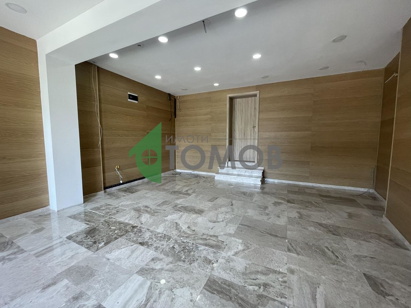 Продава ОФИС, гр. Шумен, Център, снимка 2 - Офиси - 42007508
