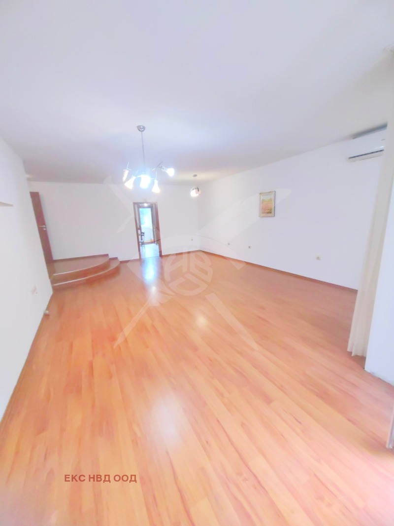 À venda  Mais de 3 quartos Plovdiv , Kiutchuk Parij , 131 m² | 49980976