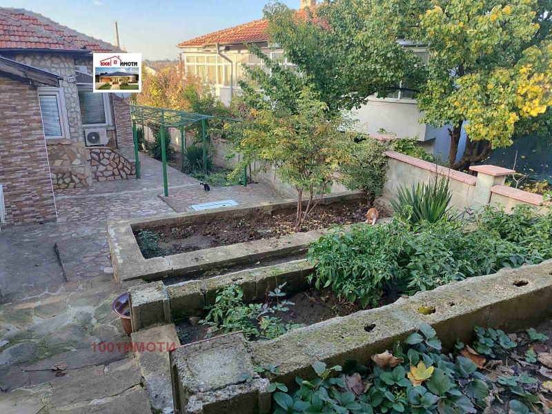 Продава КЪЩА, гр. Добрич, Център, снимка 13 - Къщи - 52147701