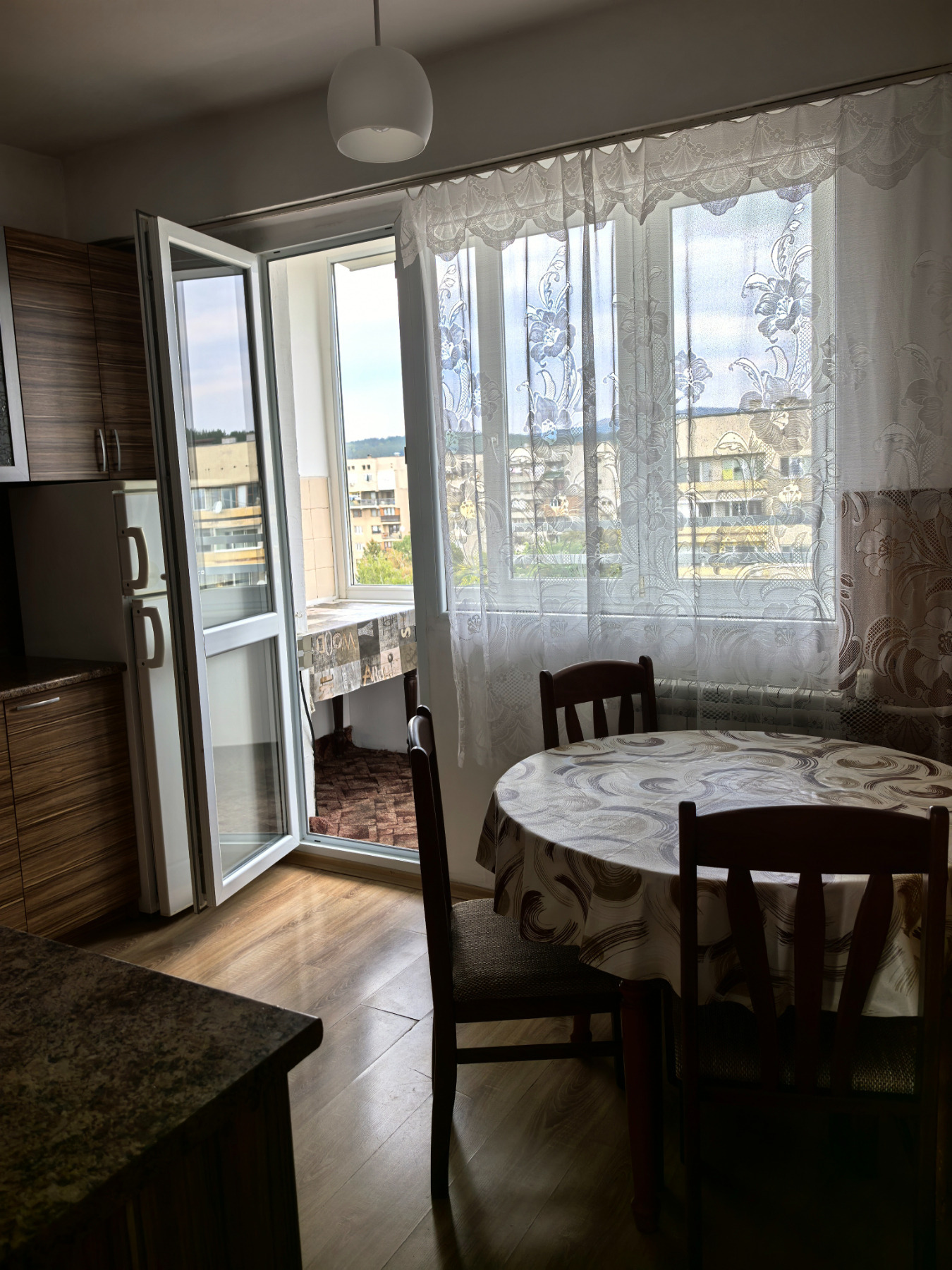 Продава 3-СТАЕН, гр. Перник, Изток, снимка 15 - Апартаменти - 56161935