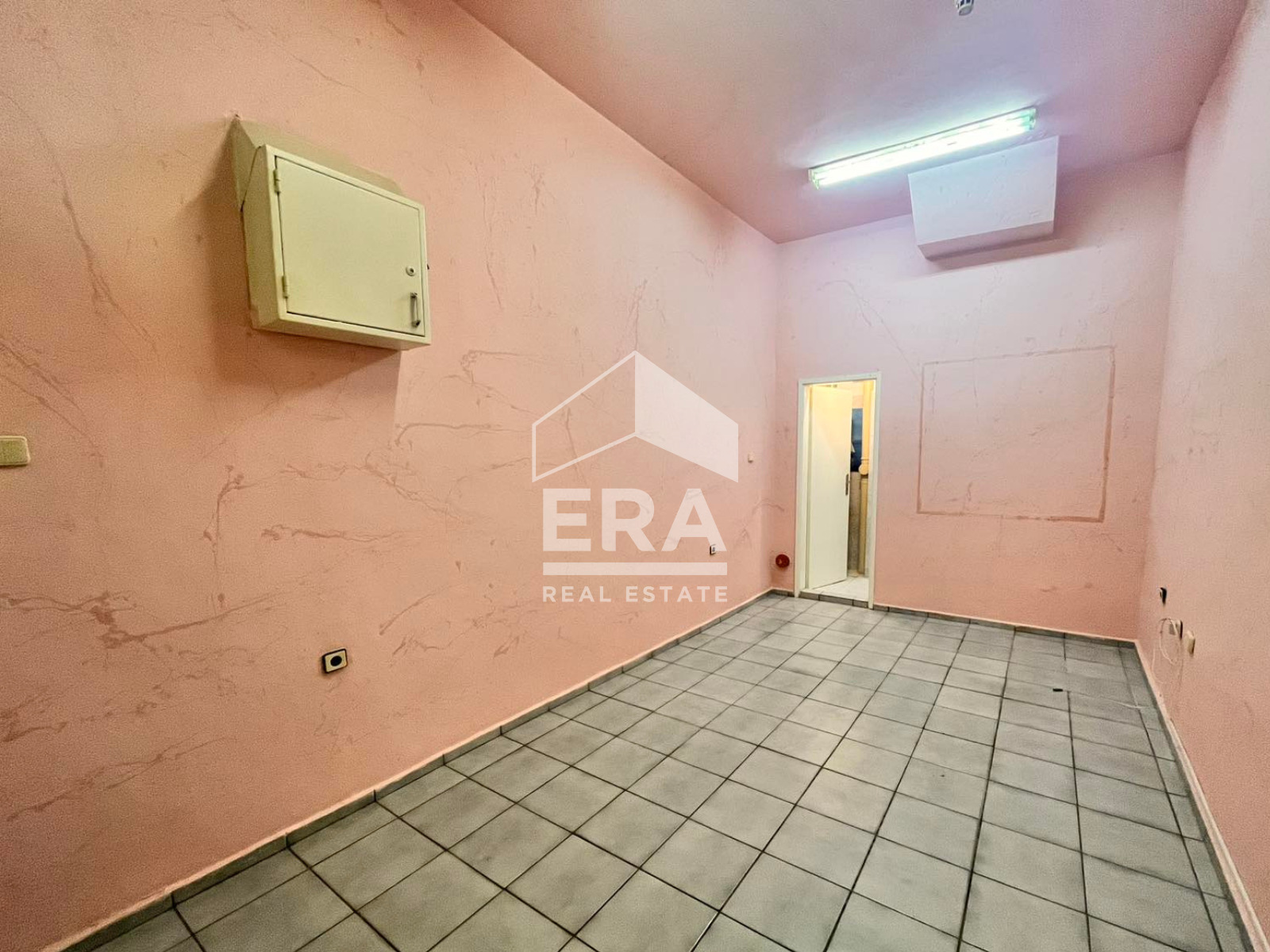 Продава ОФИС, гр. Русе, Център, снимка 4 - Офиси - 54105170