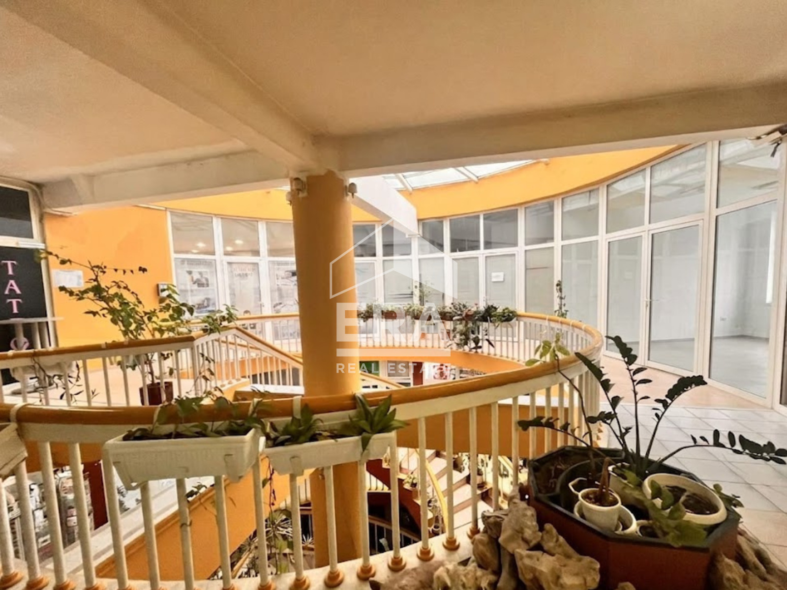 Продава ОФИС, гр. Русе, Център, снимка 2 - Офиси - 54105170