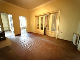 3+ bedroom Tsentar, Sofia