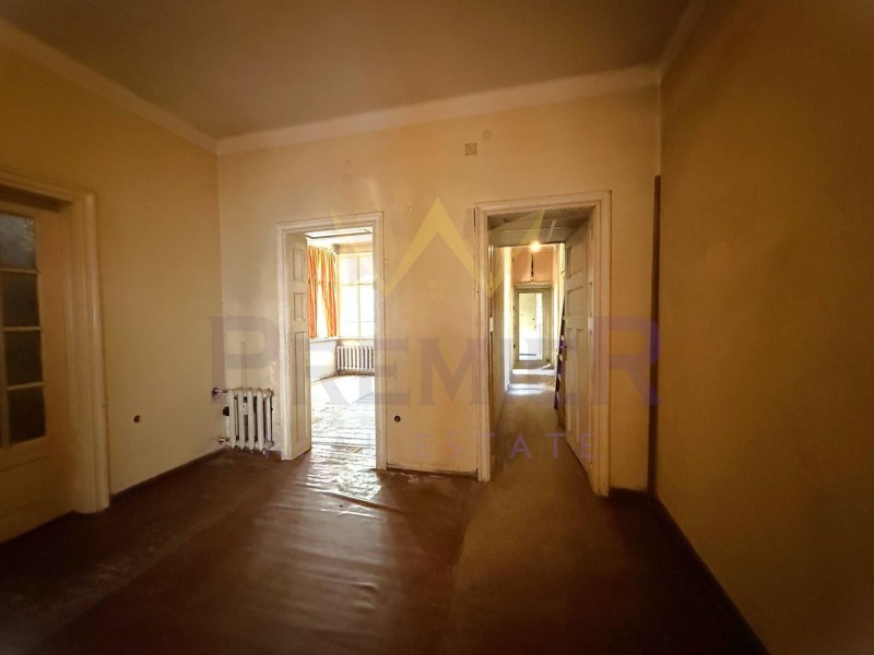 Na sprzedaż  3+ sypialni Sofia , Centar , 191 mkw | 40023637 - obraz [4]