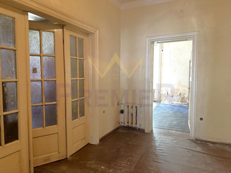 Na sprzedaż  3+ sypialni Sofia , Centar , 191 mkw | 40023637 - obraz [14]