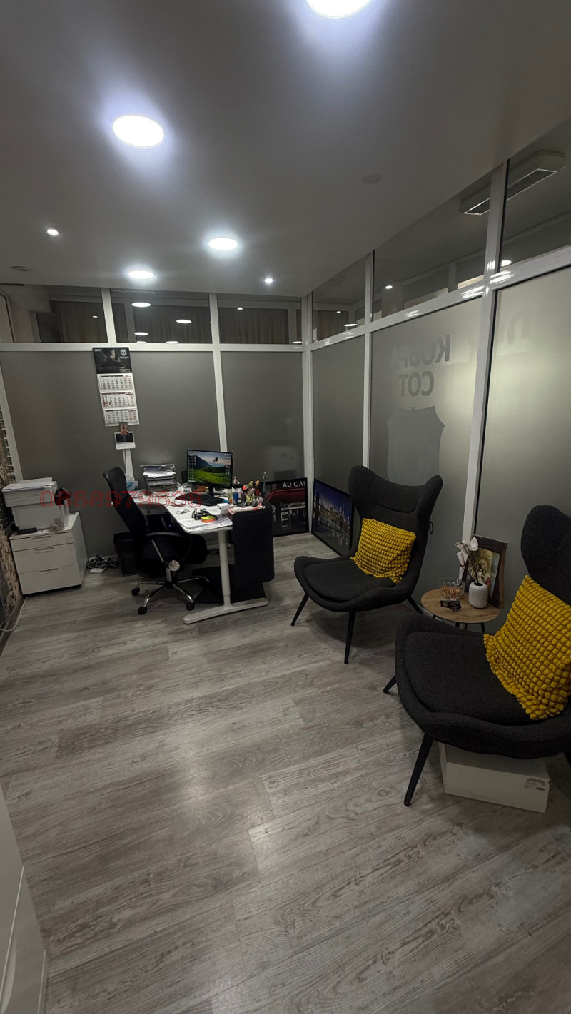 À vendre  Bureau Plovdiv , Kyutchouk Parij , 17 m² | 25152405