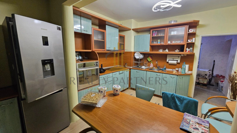À vendre  2 chambres Pernik , Iztok , 100 m² | 67577991 - image [2]