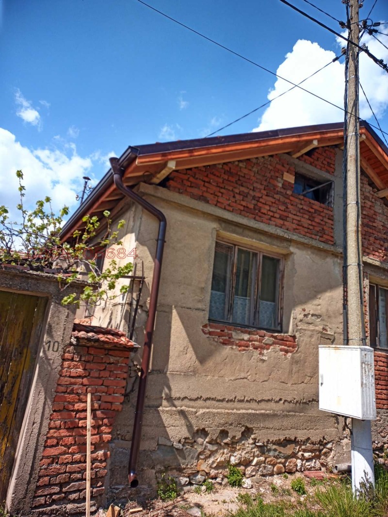 Продава КЪЩА, с. Смочево, област Кюстендил