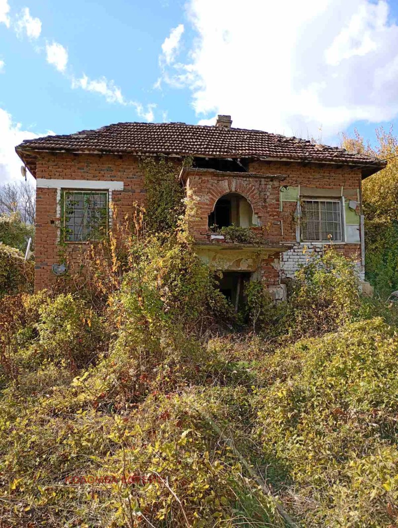 Продава КЪЩА, с. Охрид, област Монтана