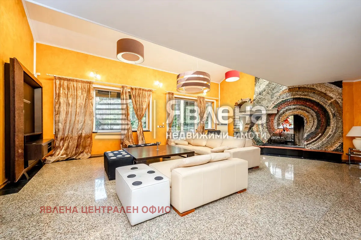 Продава КЪЩА, гр. София, Горна баня, снимка 2 - Къщи - 53784045