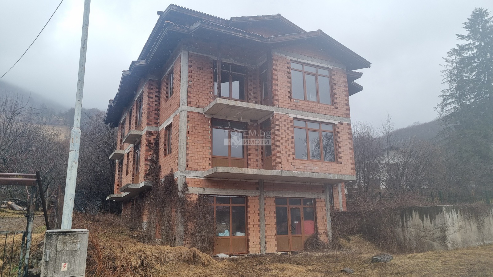 Продава ХОТЕЛ, с. Рибарица, област Ловеч, снимка 2 - Хотели - 49738763